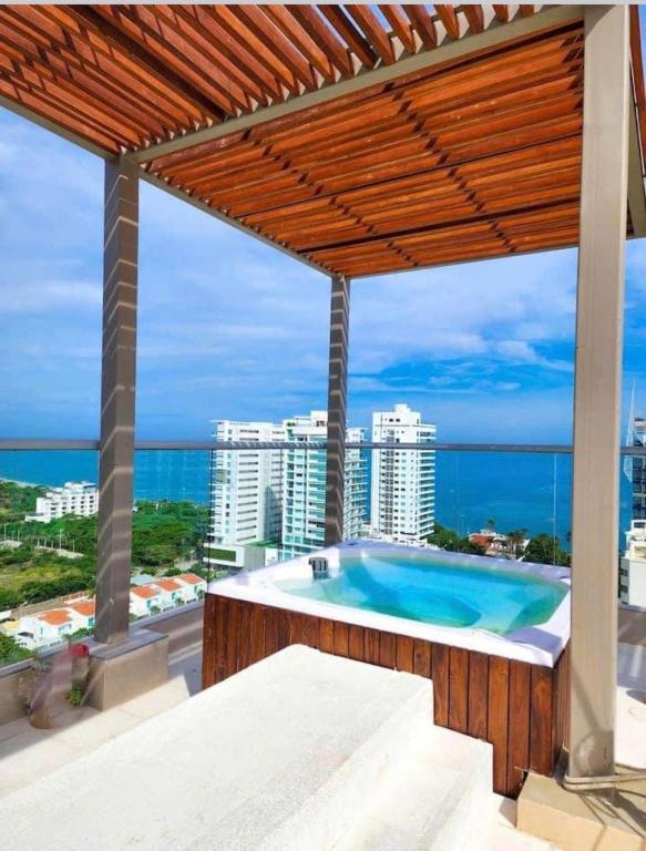 Jacuzzi de lujo con burbujas